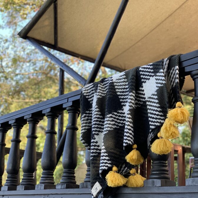 タッセルブランケット