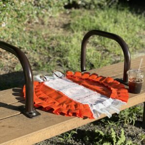 【アウトドア座布団！】フェスやお散歩に♡コンパクトに畳めて持ち運びも便利♪