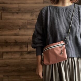 【撥水防水サコッシュ】コンパクトなのに仕分け上手☆3WAYサコッシュ/テラコッタ