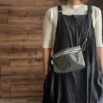 サコッシュ　カーキ　撥水防水