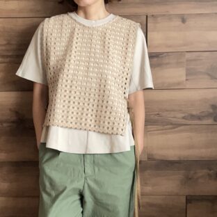 起毛レースのショートジレ