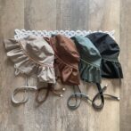 スポーティー素材のギャザーフリルハット