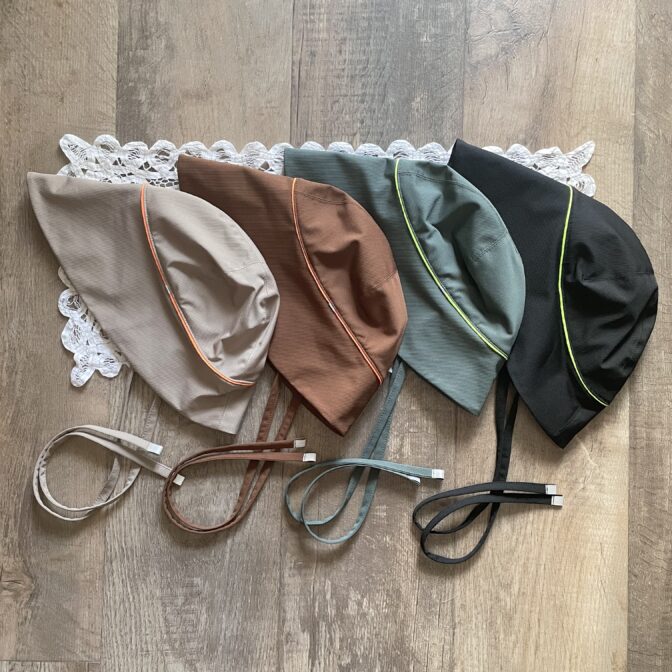 スポーティー素材のボンネットハット