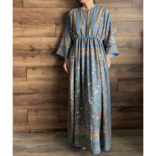 スカーフ柄のオリエンタルワンピース